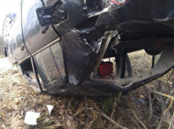 Серьезные травмы получили две женщины в опрокинувшейся иномарке под Ростовом