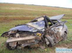  На трассе Ремонтное-Зимовники в ДТП погибли 2 человека, машина превратилась в груду металла