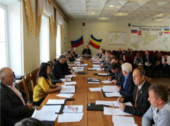 Покупкой автомобиля за 1 миллион 700 тысяч рублей чиновники Гуково возмутили донскую общественность