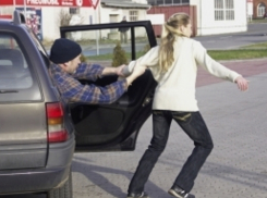 В Ростовской области похитили 17-летнюю девушку 