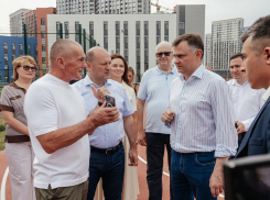 В Ростове школу в «Левобережье» посетил врио губернатора Ростовской области Юрий Слюсарь