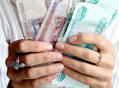 Крупный задаток от покупательницы «вынудил» швею стать мошенницей в Ростове