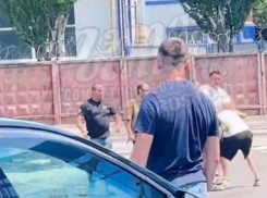 В Ростове мужчины подрались у автомойки за место и применили перцовый газ