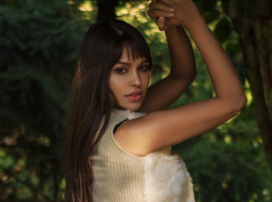 Загадочных ночных гостей заманивает аппетитными «орешками» звезда Playboy из Ростова