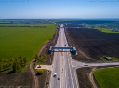 Тяжелые большегрузы не смогут давить колесами хрупкие федеральные трассы в Ростове