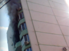 При пожаре в ростовской многоэтажке погиб мужчина