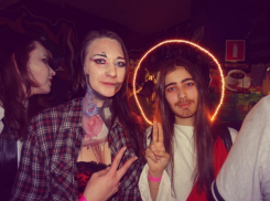 Девушка в костюме Иисуса произвела фурор на Halloween-вечеринке в Ростове