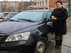 Ростовской таксистке, вернувшей 4 млн, вручили премию в размере 10 тысяч рублей 