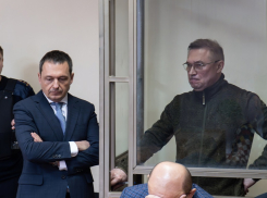 Адвокаты экс-замгубернатора Виктора Гончарова захотели допросить экс-замгубернатора Игоря Гуськова