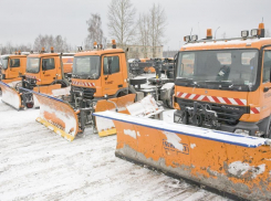 Ночью в Ростове работали 165 снегоуборочных машин