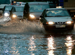 Ростовских водителей предупредили об опасных дорожных условиях 