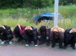 Задержанием шестерых вьетнамцев-нелегалов завершилась погоня в приграничной зоне Ростовской области