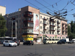 На Будённовском произошёл обрыв троллейбусных проводов 