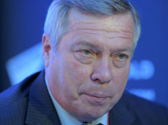 Как ростовский губернатор Василий Голубев обещал помочь пострадавшим от взрыва жителям Шахт