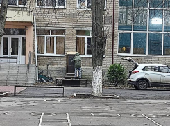 В Ростове убрали скандальный бюст Врангеля, против которого выступали коммунисты