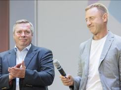 Василий Голубев поблагодарил  участников студенческого забега