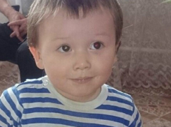 Двухгодовалый малыш из Волгодонска лишается зрения из-за редкой болезни 