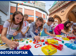 Дети нарисовали природу Ростовской области на 10-метровом полотне