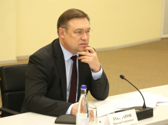 Замгубернатора Виктор Гончаров не приехал на встречу с торговцами аксайских рынков