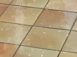 Засыпавший улицы Ростова «аномальный» утренний град шокировал горожан и попал на видео