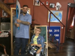 Ростовский рэпер Баста помогает собрать деньги на лечение ребенка, страдающего «Хрустальной болезнью» 