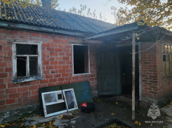 Пожилая женщина не смогла выбраться из горящего дома и погибла в Ростовской области