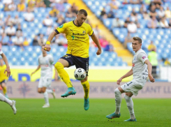 ФК «Ростов» обыграл «Крылья Советов» во время домашнего матча