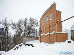 В Ростове жильцы дома, находящегося на грани обрушения, скитаются по гостиницам  