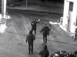 В Ростовской области неизвестные на заправке напали на водителя автобуса и похитили 3 млн