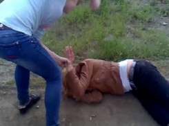 Двое молодых хулиганов избили до потери сознания 32-летнюю женщину на улице Ростова