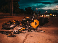 В Ростове на проспекте Нагибина насмерть разбился 29-летний мотоциклист