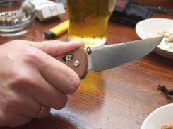 Пьяный гость заколол пенсионера ножом в Ростовской области