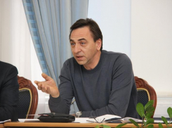 Депутатский бизнес. Валерий Левченко, владелец квартир и коттеджей с бассейном, заработал состояние на элитном жилье