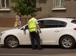 Пьяный пенсионер-ростовчанин на скутере сбил сотрудника ГИБДД