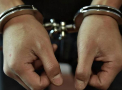 Почти килограмм наркотиков изъяли в Ростовской области полицейские за сутки 