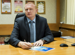 Новый директор ростовского зоопарка начал работу с показательного кормления хищников  