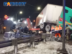 Опубликовано видео массовой аварии в Ростовской области