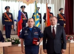 Пятерых храбрых и мужественных воинов-авиаторов наградили знаками губернатора Ростовской области 