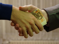 В Ростовской области двое полицейских получили 14 лет на двоих за взятку