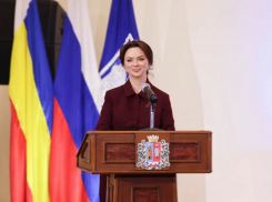 Лидия Новосельцева предложила ростовским депутатам погулять на Масленицу, чтобы не быть грустными