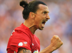 За счастье выйти на поле с культовым форвардом МЮ Ибрагимовичем ФК «Ростову» предложили 170 тысяч рублей