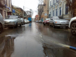 Водный апокалипсис в центре Ростова устроили коммунальщики