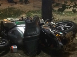 Отлетевший от столкновения с иномаркой байк снес женщину на пешеходном переходе в Ростове