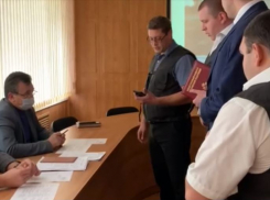 Силовики задержали главного архитектора Сальского района