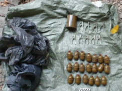 В Ростовской области задержали военного, который спрятал в поле мешок с гранатами
