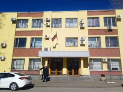 В Ростове фигуранты дела об автосалонах-мошенниках отрицают свою вину