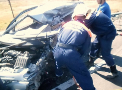 На трассе Ростов-Таганрог грузовик раздавил двоих человек в «Дэу Матиз»