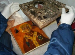 Ради четырех икон и бижутерии молодой ростовчанин избил хозяйку частного дома в Подмосковье