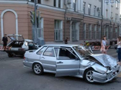Тяжелые травмы получили три человека при столкновении автомобилей в центре Новочеркасска 