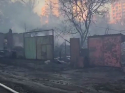 Одноногий мужчина заживо сгорел вместе со своим домом в страшном пожаре в центре Ростова